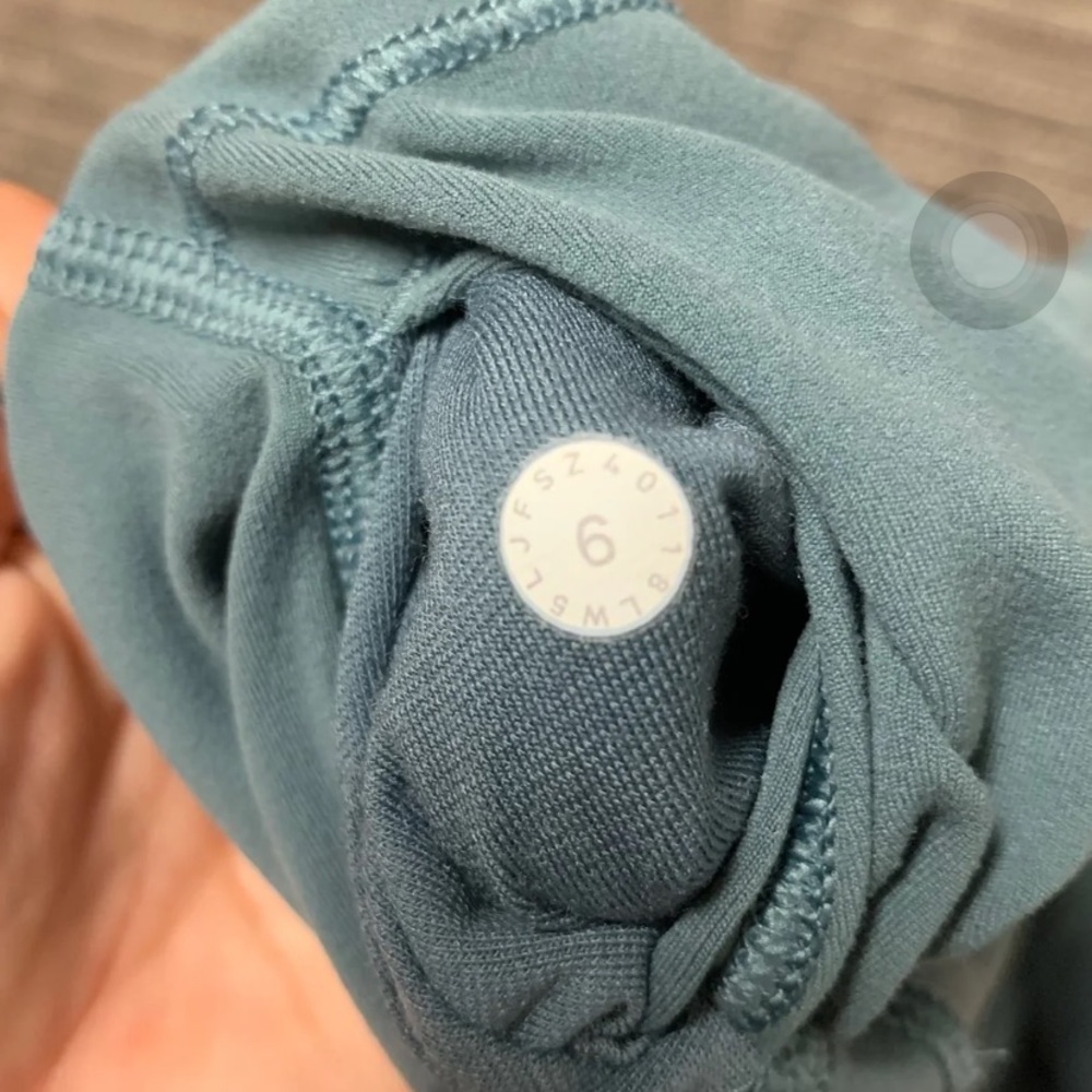 Lululemon Align 25” Size 6 - Picture 4 of 6